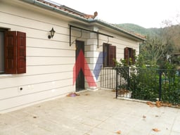 For sale used 2-bedroom residence with open-plan kitchen