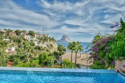 THIS MAGNIFICENT PROPERTY IN LA CANUTA, CALPE