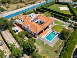 3 Bedroom House with 187.2 m² in Quinta do Conde, Sesimbra