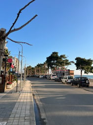 Seafront 1-Bed Apartment with Sea-View Balcony and Shared Pool Garden