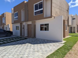 Modern 2-bedroom house with private garden and open kitchen