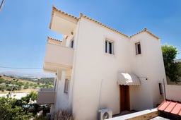 For sale residence 179 sq.m., 3 rooms, Markopoulo Mesogaias
