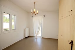 For sale residence 179 sq.m., 3 rooms, Markopoulo Mesogaias