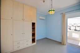For sale residence 179 sq.m., 3 rooms, Markopoulo Mesogaias