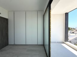 Apartment 75 sq.m. 2 rooms for sale