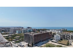 Studio apartment, 43.2 m², Golem!