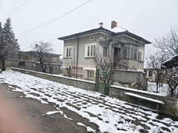 House with 5 Bedrooms in Gaitantsi, Vidin for Renovation