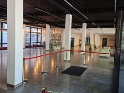 Business space 2000 m², 40 rooms for rent