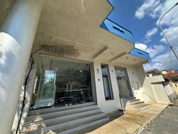 Commercial space 91 m² for sale